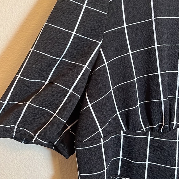 Shein Curve Plus Size Mini Short Sleeve Dress - Picture 3 of 13